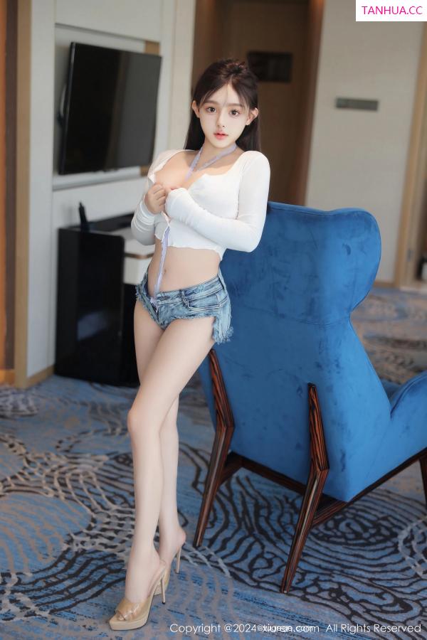 娜娜子呀  [XiuRen]高清写真图 2024.08.02 No.8958 娜娜子yy 丰腴美臀第21张图片